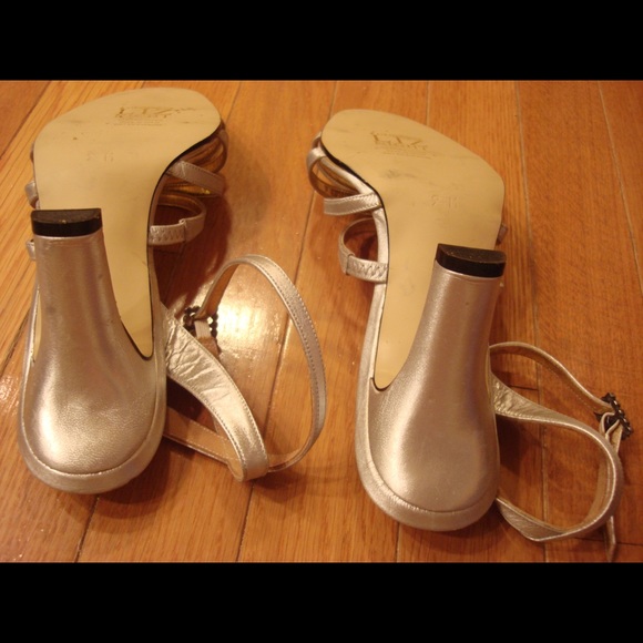 Liz Claiborne Metallic Silver Strappy Sandals - Picture 4 of 8